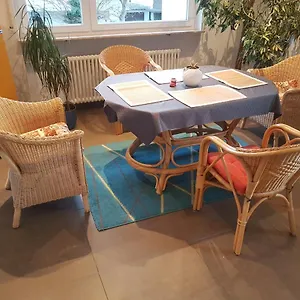 Zimmer 2 Nahe Thoraxklinik Mit Gemeinschaftsbad Und Gemeinschaftsküche Privatunterkunft