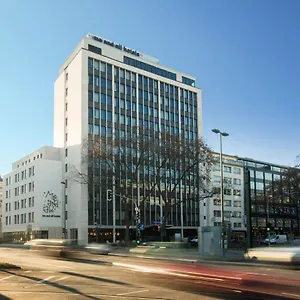 Me And Dusseldorf, By Hyatt **** Ντίσελντορφ
