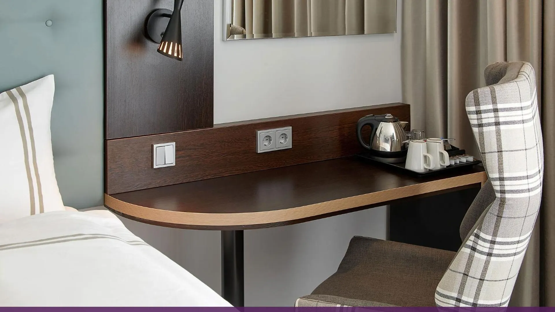 Premier Inn Koln City Mediapark Отель