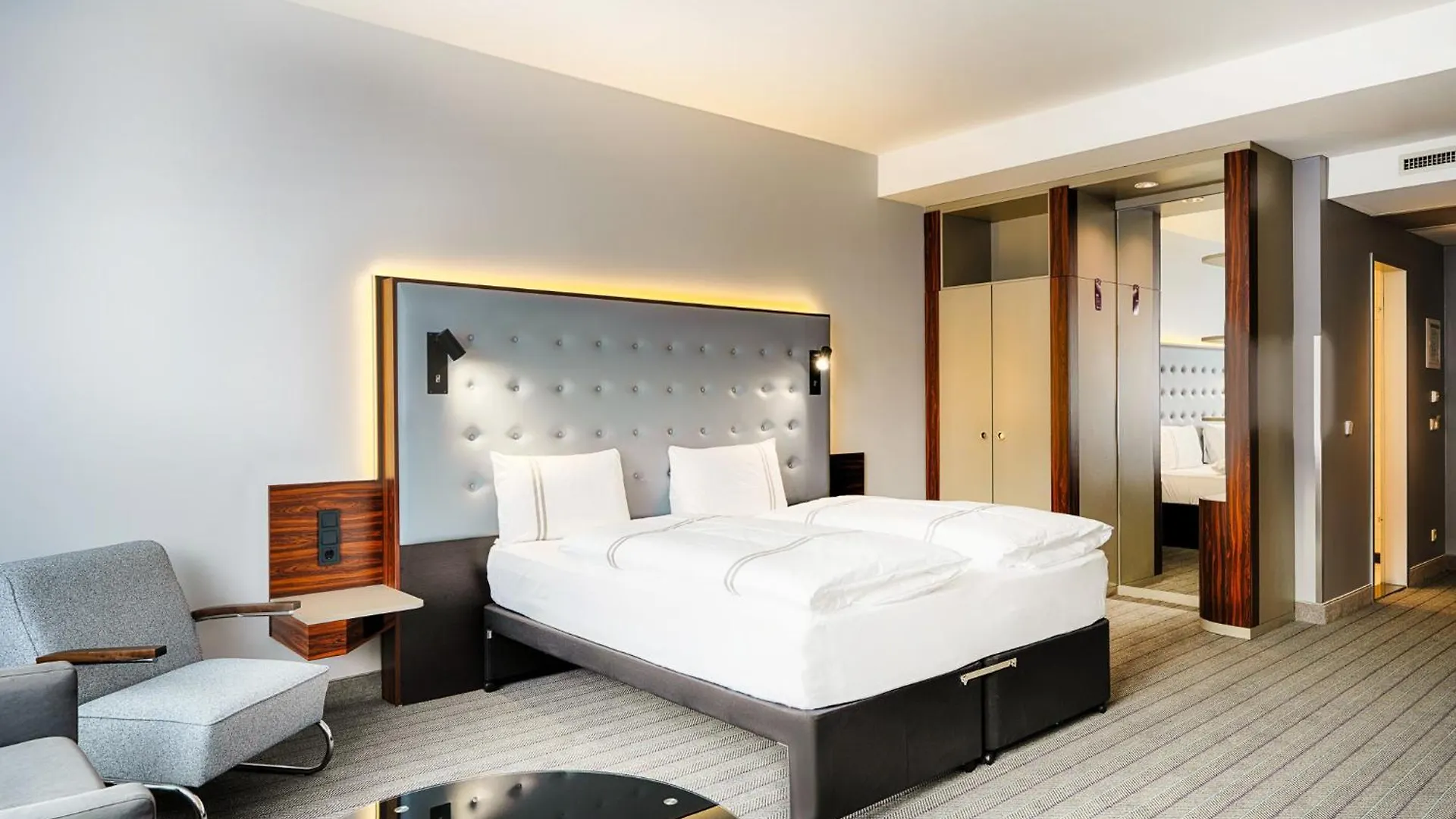 Premier Inn Koln City Mediapark Кёльн