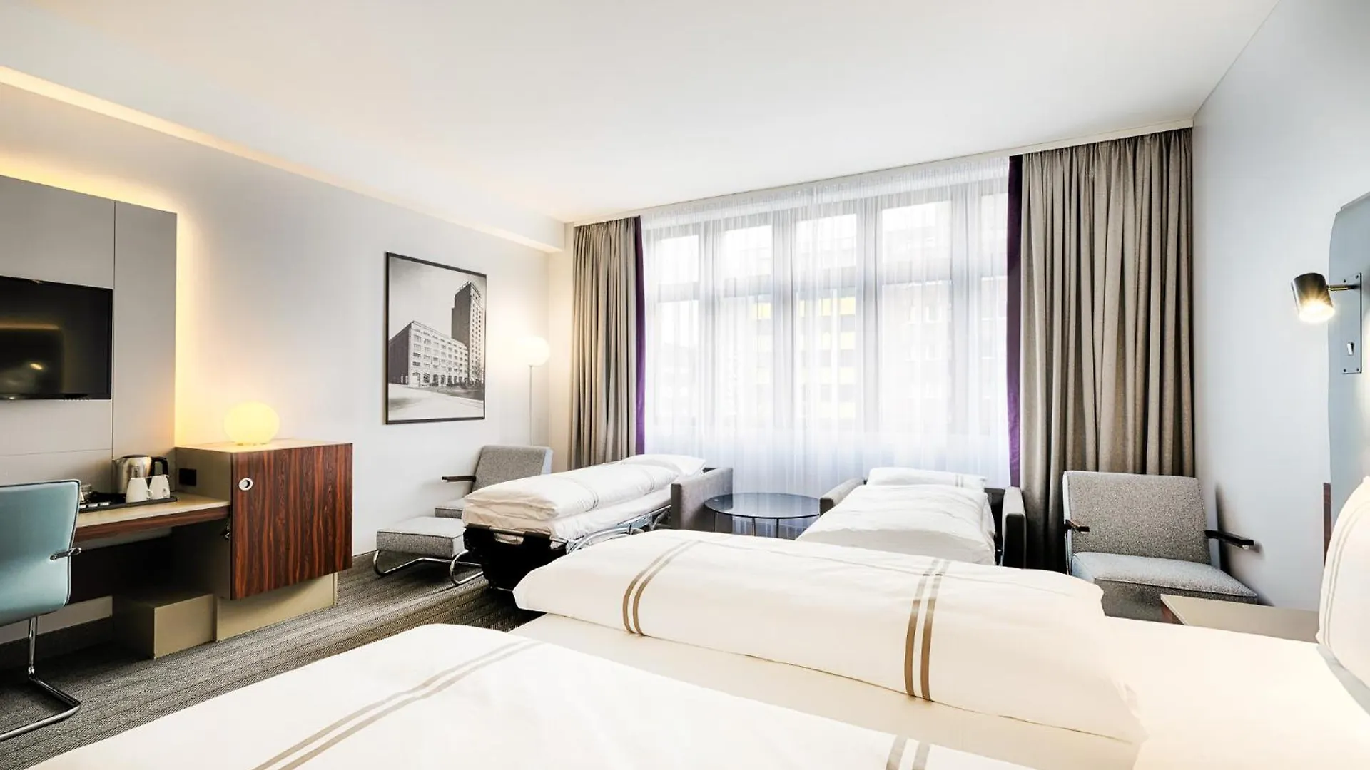 Отель Premier Inn Koln City Mediapark