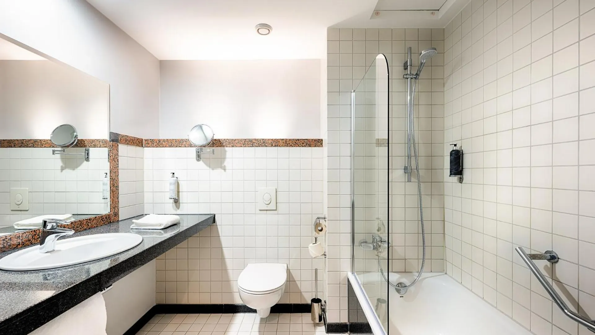 Premier Inn Koln City Mediapark 3*, Кёльн
