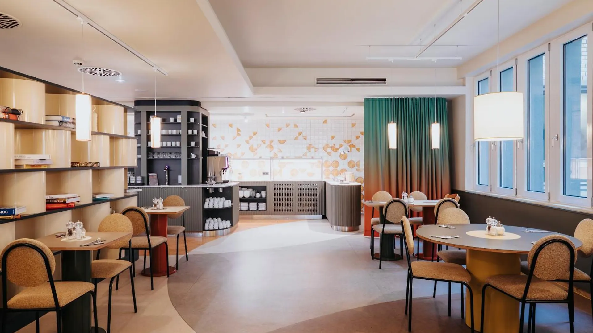 Premier Inn Koln City Mediapark 3*, Кёльн Германия