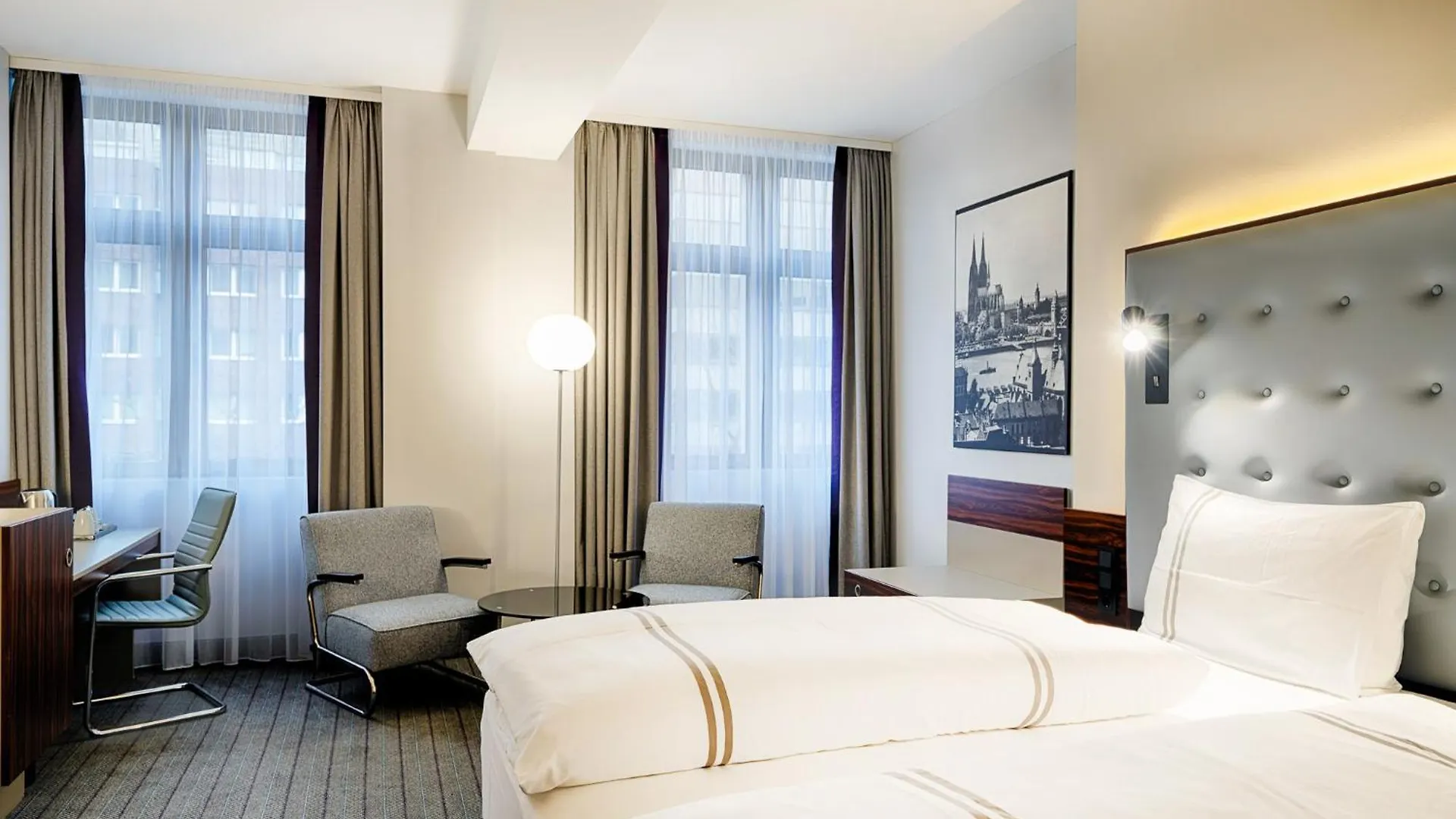 Отель Premier Inn Koln City Mediapark